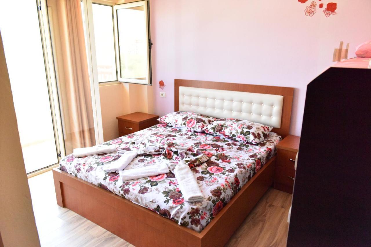 Hotel Kriti Max , Shengjin Shëngjin Eksteriør billede