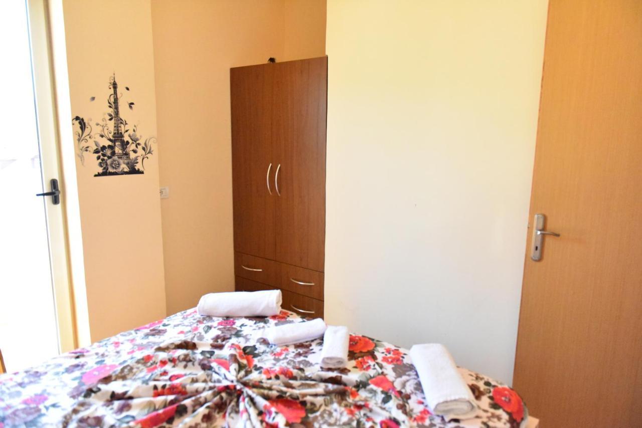 Hotel Kriti Max , Shengjin Shëngjin Eksteriør billede