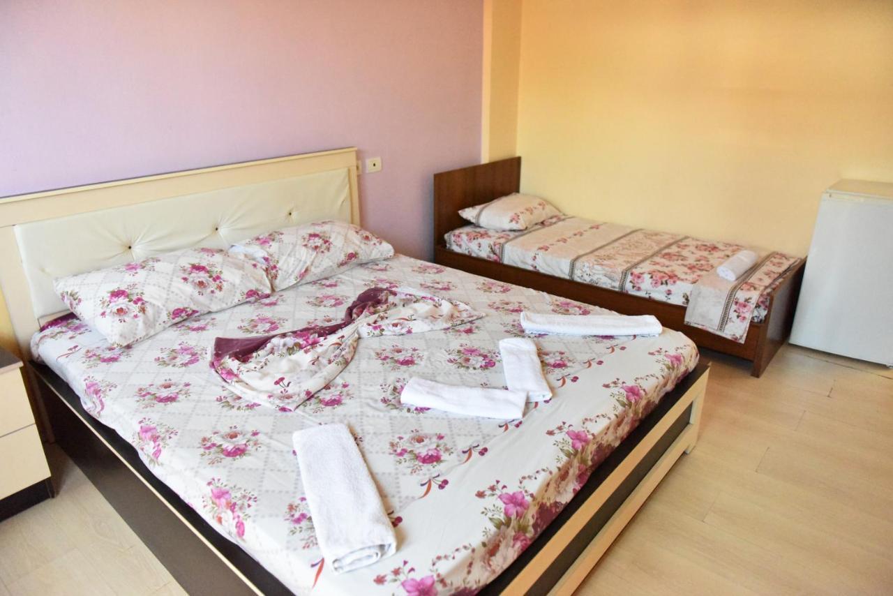 Hotel Kriti Max , Shengjin Shëngjin Eksteriør billede
