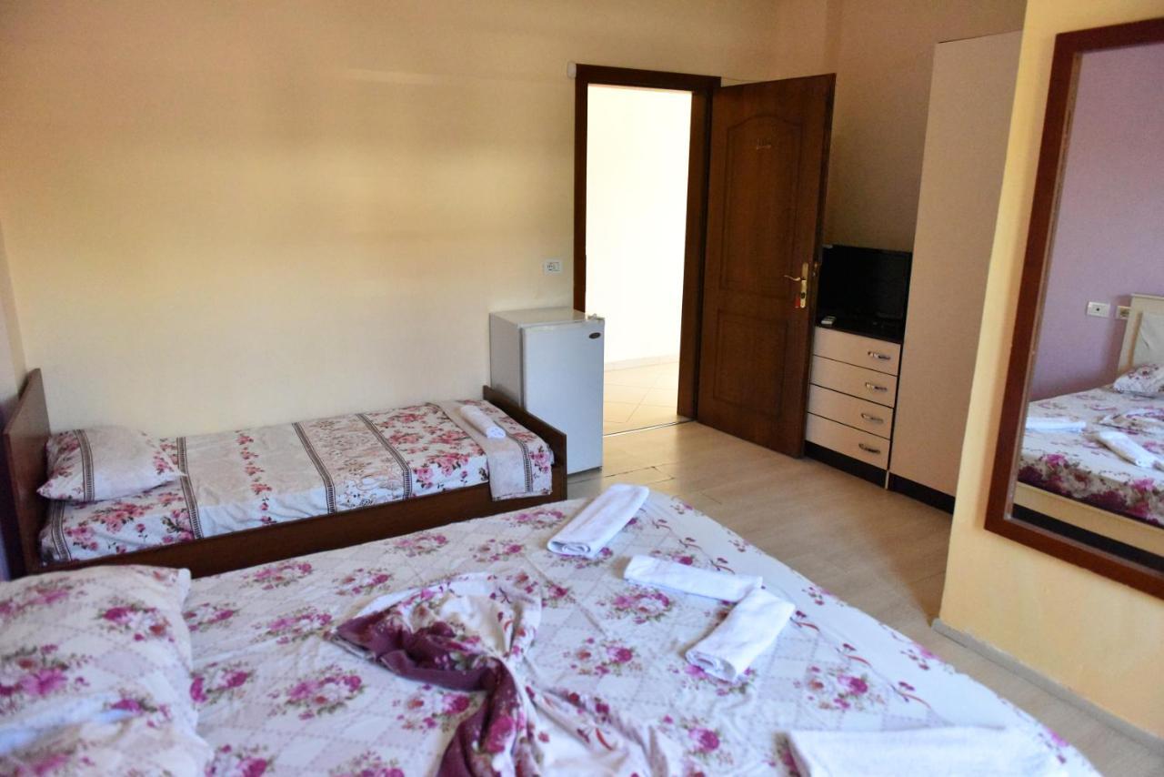 Hotel Kriti Max , Shengjin Shëngjin Eksteriør billede