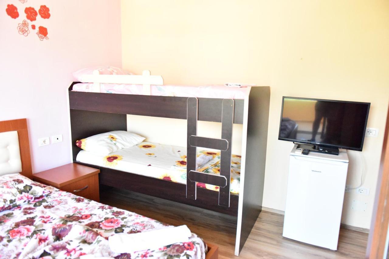 Hotel Kriti Max , Shengjin Shëngjin Eksteriør billede