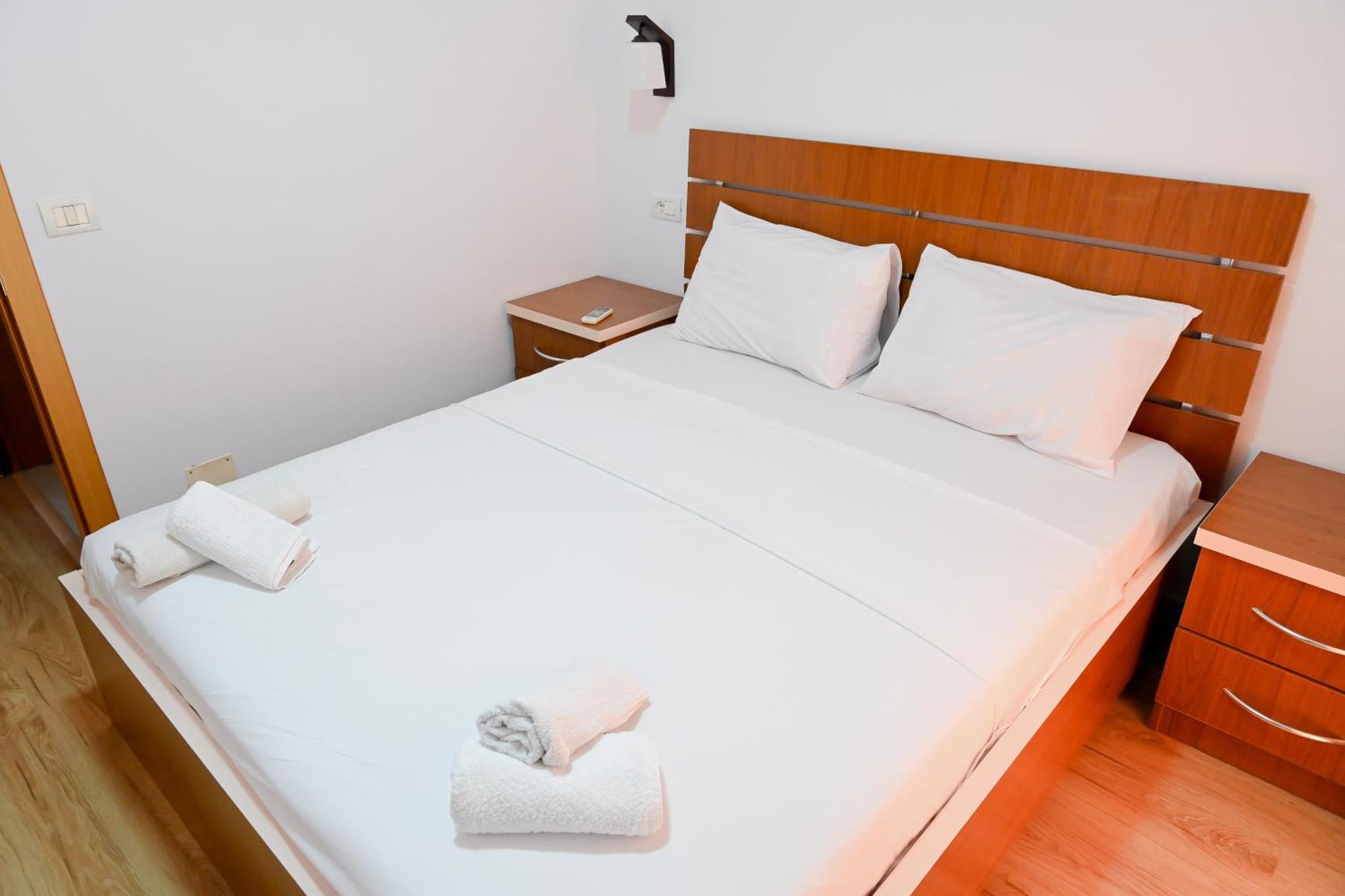 Hotel Kriti Max , Shengjin Shëngjin Eksteriør billede