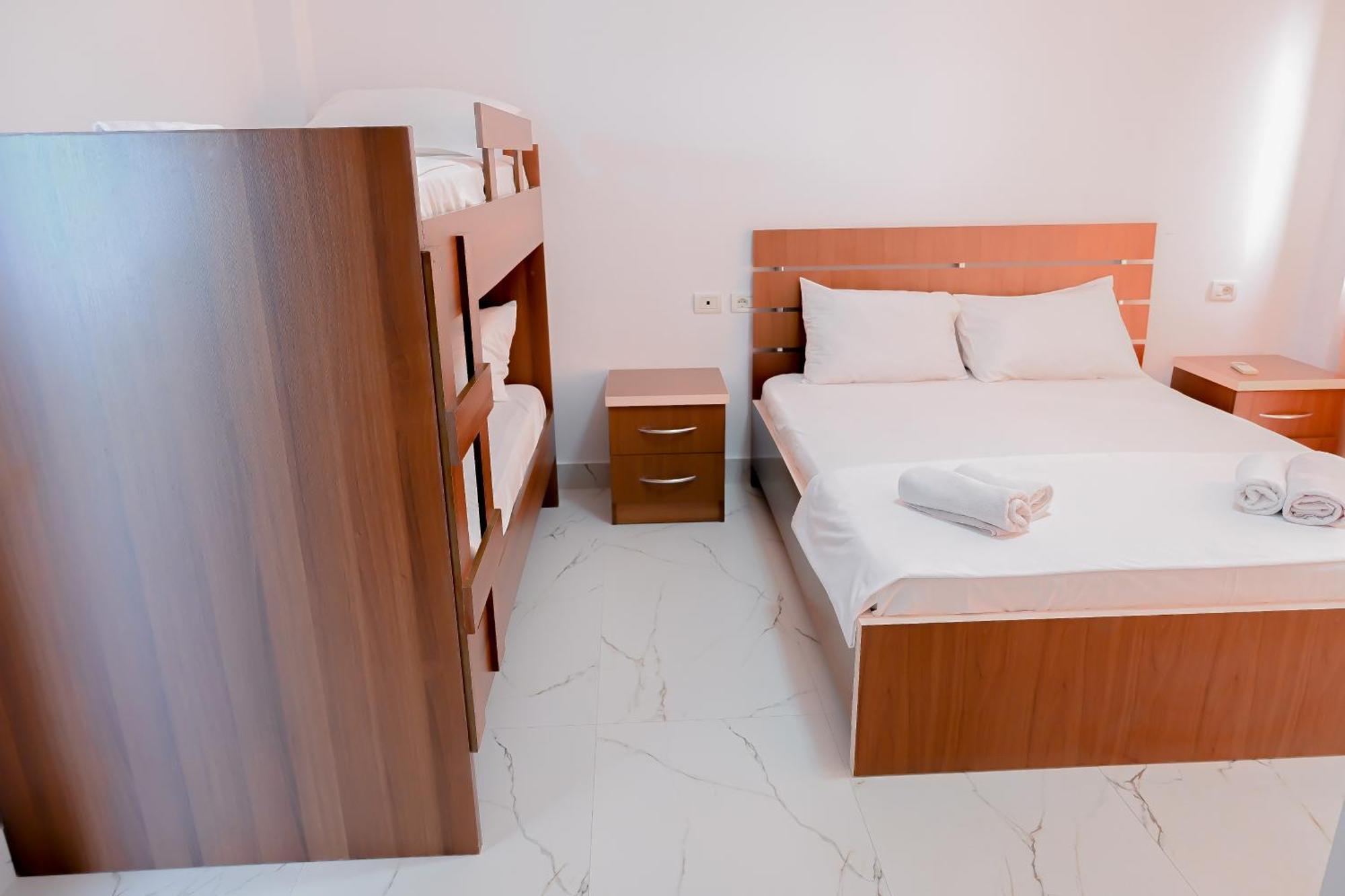 Hotel Kriti Max , Shengjin Shëngjin Eksteriør billede