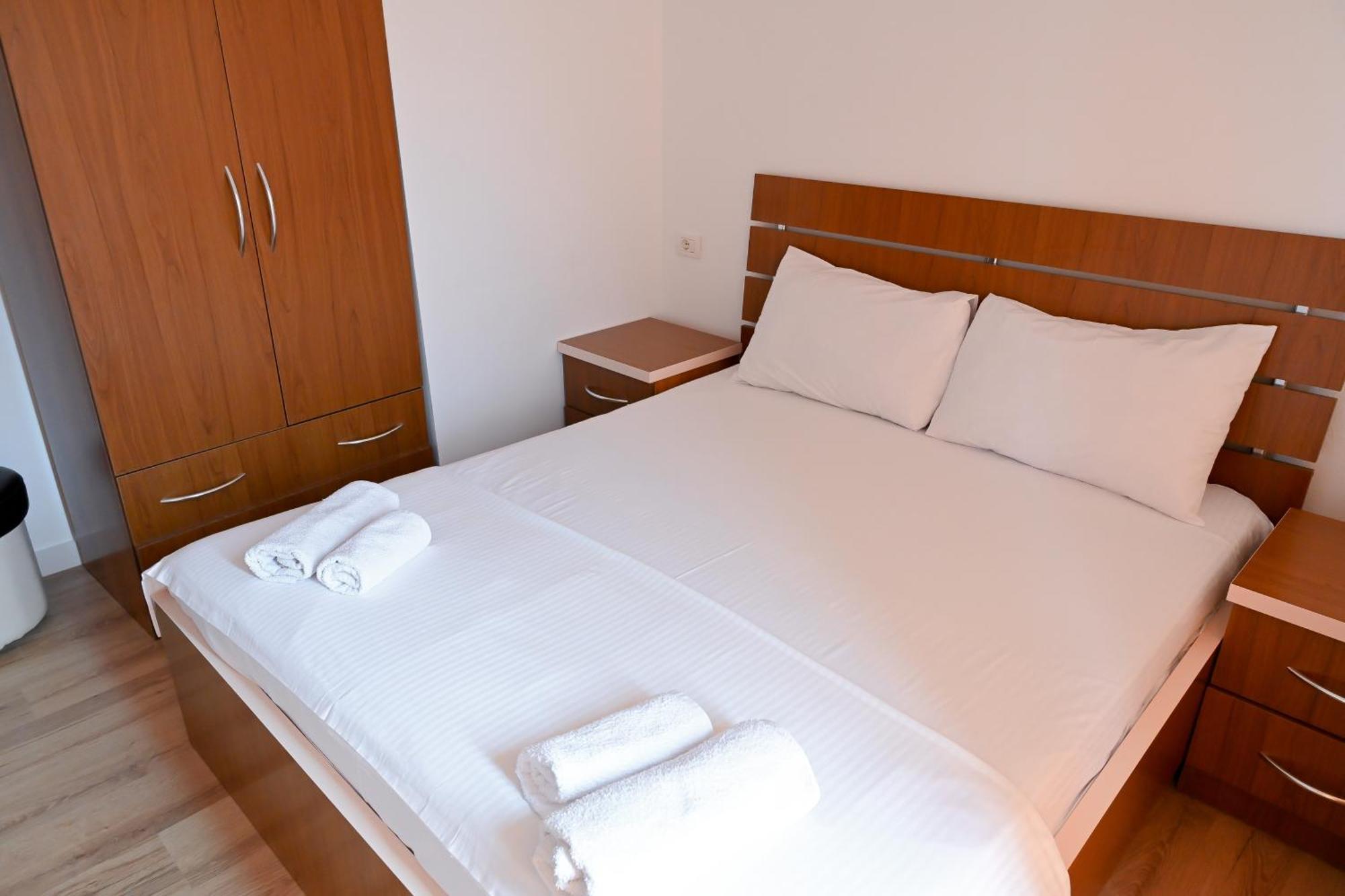 Hotel Kriti Max , Shengjin Shëngjin Eksteriør billede
