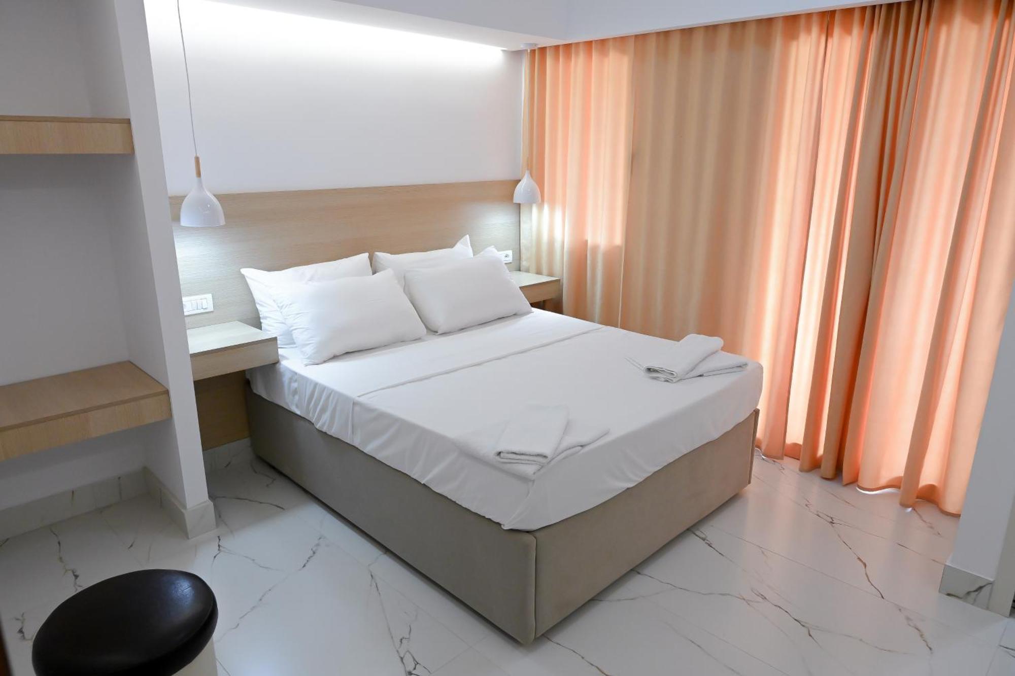 Hotel Kriti Max , Shengjin Shëngjin Eksteriør billede