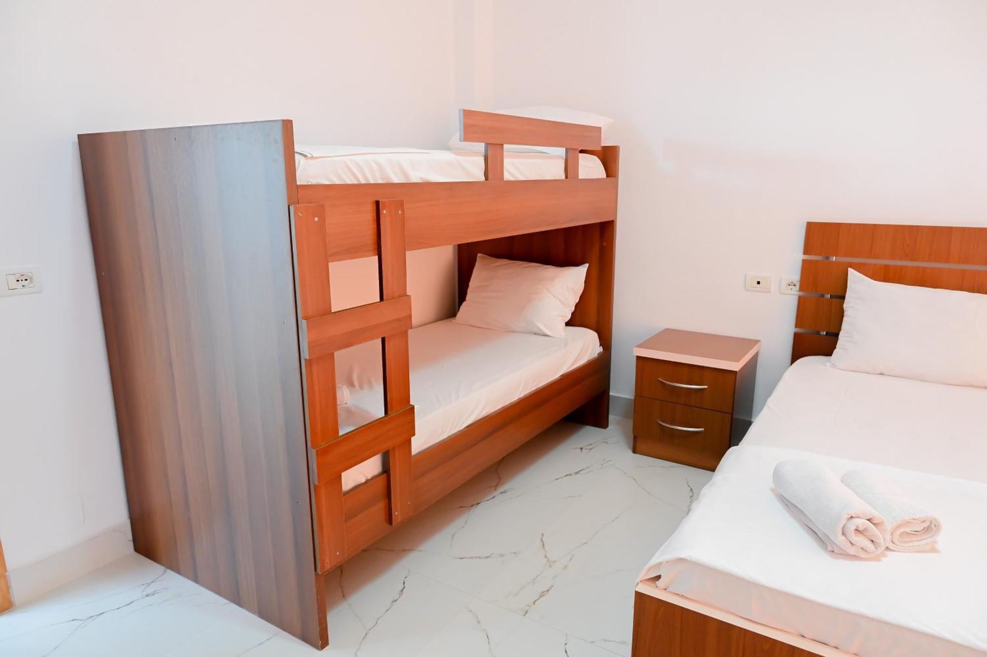 Hotel Kriti Max , Shengjin Shëngjin Eksteriør billede